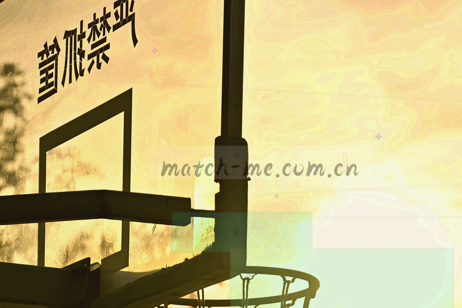 俯拍的数据工坊桌面线稿，键盘、纸笔与屏幕轮廓以抽象线条表达，没有人物